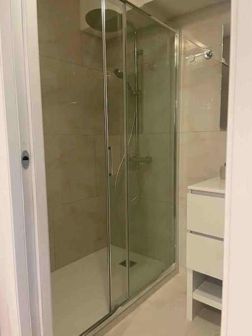 Appartamento Con Piscina E Sauna Bissone Eksteriør billede